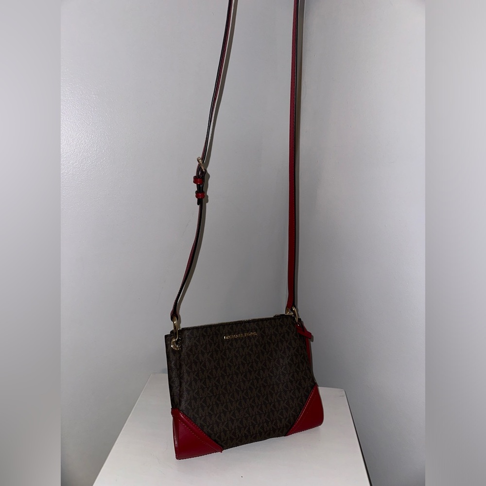 Sold!!!! Michael Kors Nicole Crossbody Bag - Picture 5 of 7